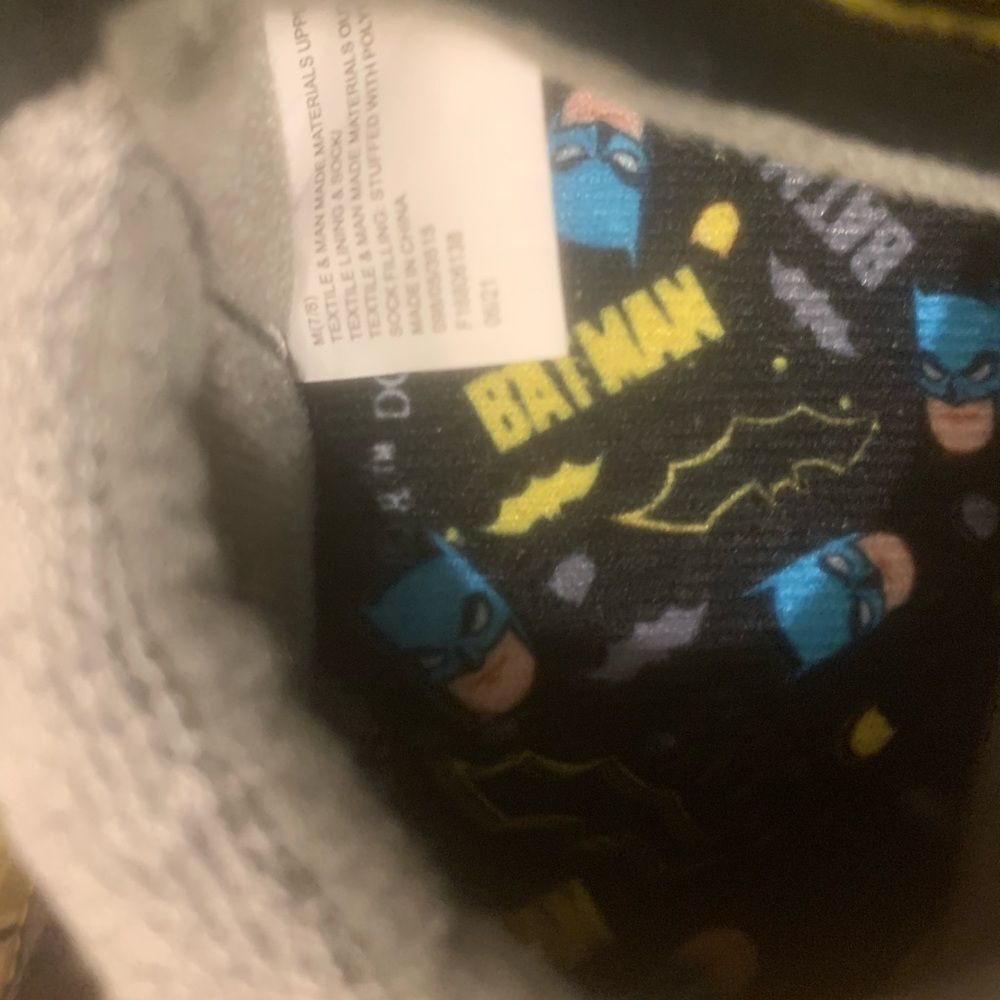 NWT Toddler Boys Batman Slip on Slippers    - Picture 3 of 5